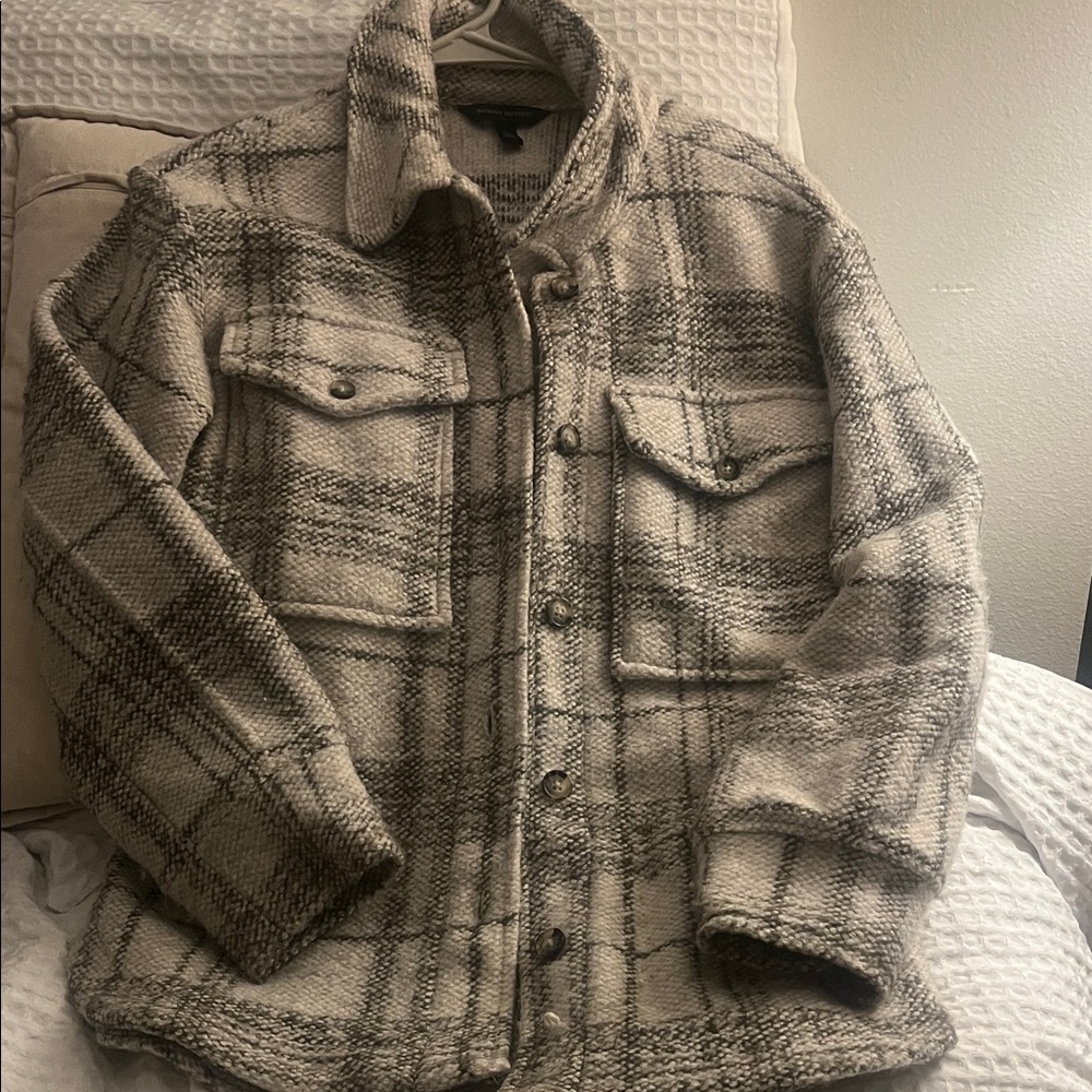 Banana Republic Black and Cream Plaid Shirt Jacket